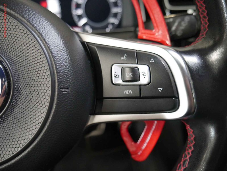 Volkswagen Golf (2019) 2.0TSI, GTI, DSG - fotka 14 z 20