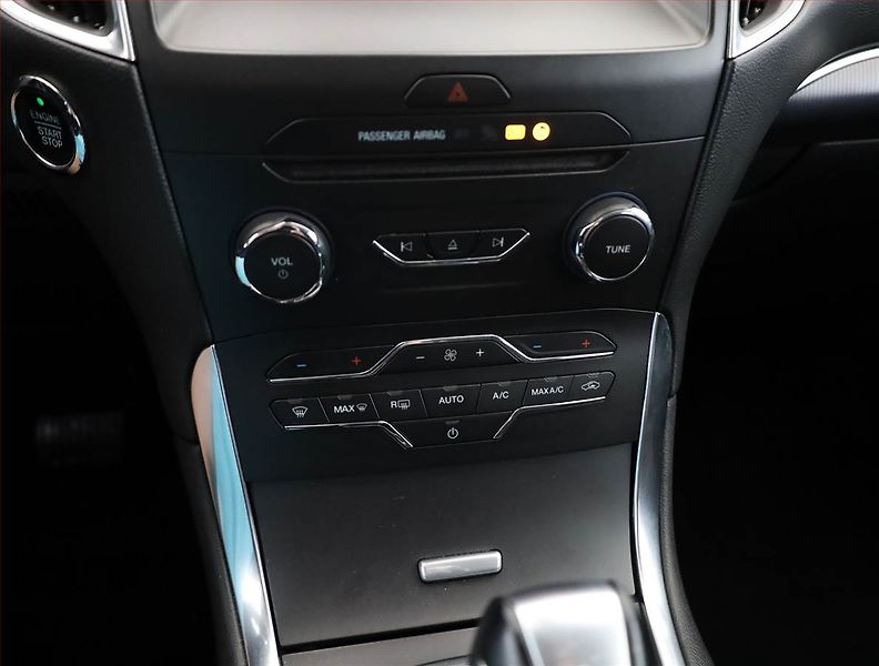 Ford S-MAX (2015) 2.0 TDCi, Automat, Navi - fotka 10 z 20