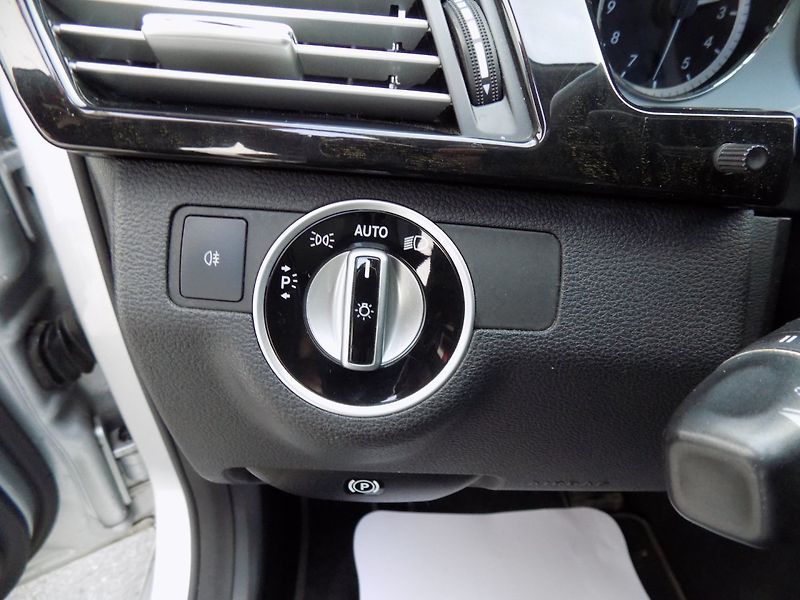 Mercedes-Benz Třídy E (2011) E 300CDI/bi-xenon/Avantgarde/ - fotka 24 z 36