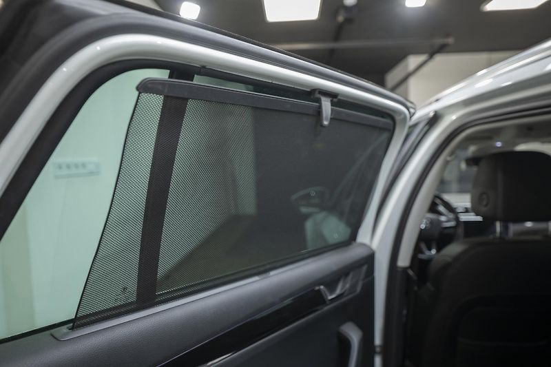 Škoda Superb 2.0 TDI 110 kW L&K - fotka 25 z 36