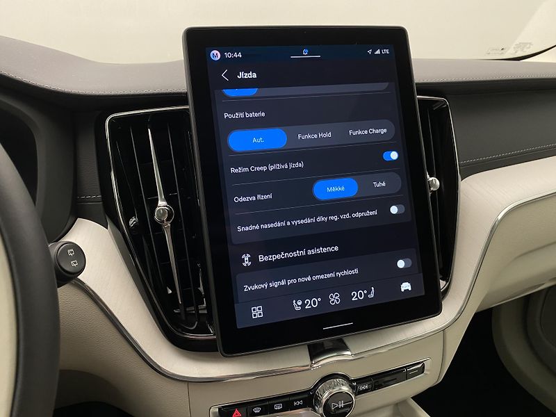 Volvo XC60 T8 AWD RECHARGE DARK ULTRA CZ - fotka 49 z 66