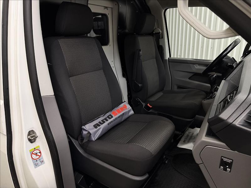 Volkswagen Transporter 2.0TDI 110kW DSG KOMBI 1M - fotka 36 z 39