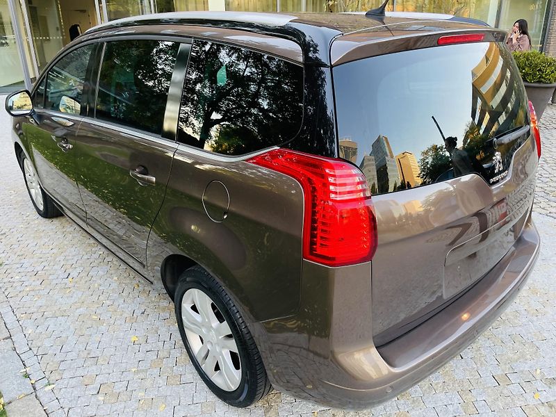 Peugeot 5008 2.0HDi MAN 1MAJITEL SENZORY  - fotka 17 z 43