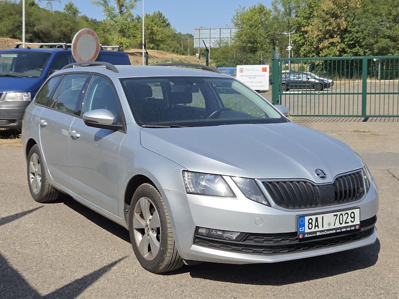 Škoda Octavia 1,6TDi kombi! na splátky VŠEM! - fotka 3 z 12