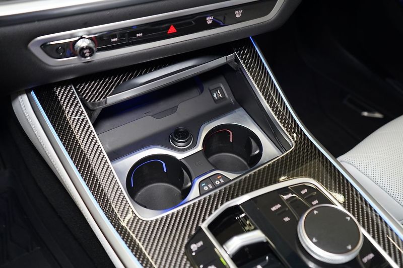 BMW X5 30d xDrive, Vzduch, Nezávislé - fotka 38 z 46