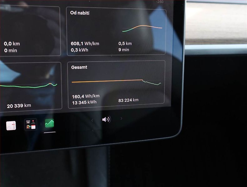Tesla Model 3 (2021) Std Range Plus 52kWh, SoH 85% - fotka 9 z 21
