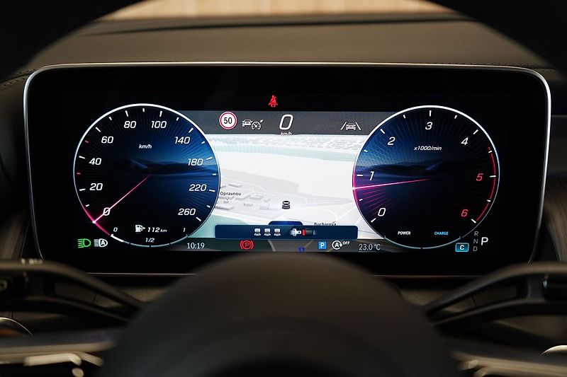 Mercedes-Benz GLC 220d 4M AMG, Nezávislé, Tažné - fotka 23 z 50