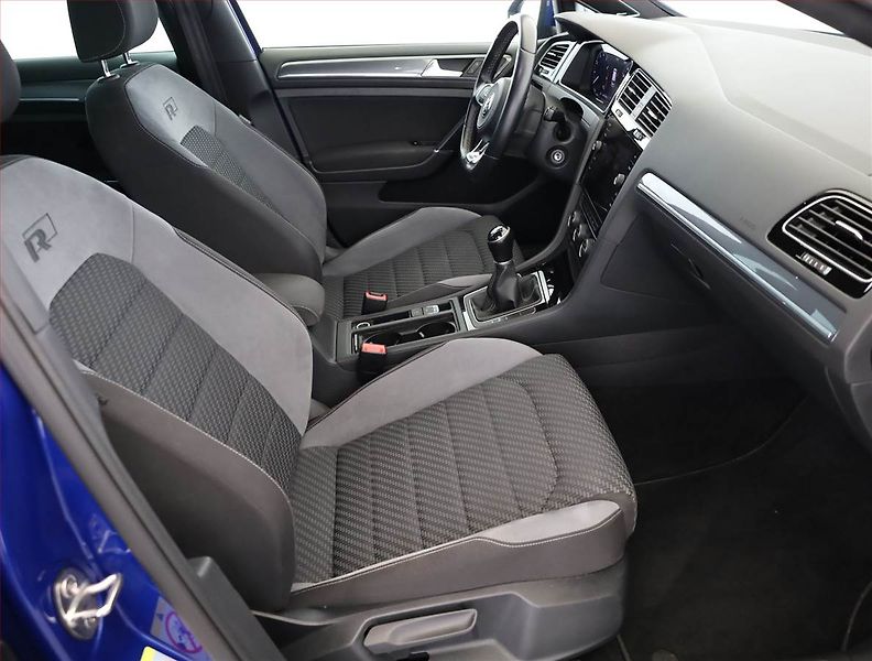 Volkswagen Golf (2019) R-Line 1.5 TSI, Serv.kniha - fotka 7 z 16