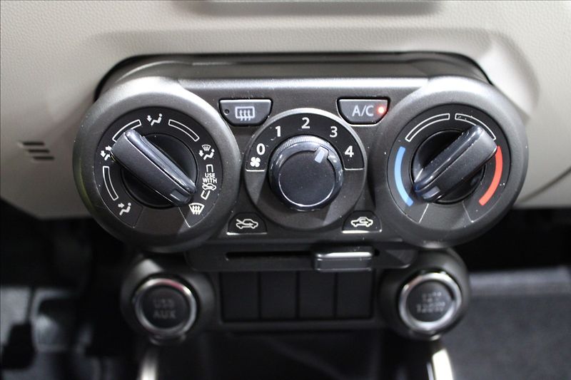 Suzuki Ignis 1,2 i 66KW jen 42400KM - fotka 22 z 31