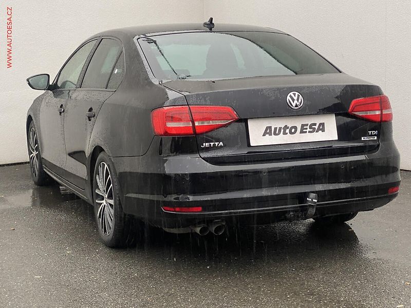 Volkswagen Jetta (2014) 2.0 TDi, DSG, bixen, TZ - fotka 6 z 20