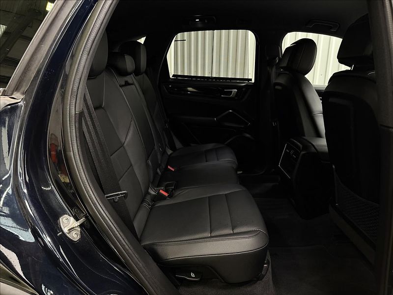 Porsche Cayenne 3.0 V6 250kW ACC LED 1MAJ DPH - fotka 35 z 40