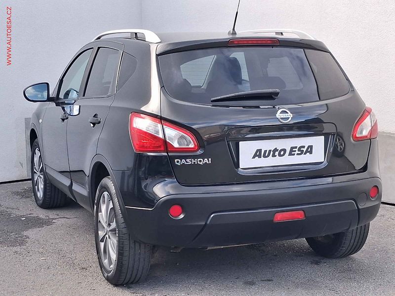 Nissan Qashqai (2012) 2.0 16V, Tekna, AT, xenon - fotka 6 z 21