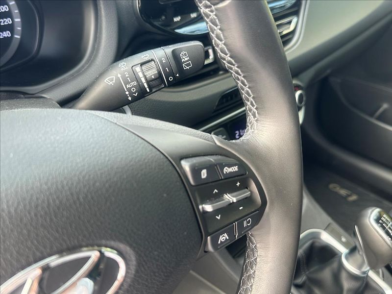 Hyundai i30 1,5 TGDI MH MT SM PLUS NAV - fotka 19 z 29