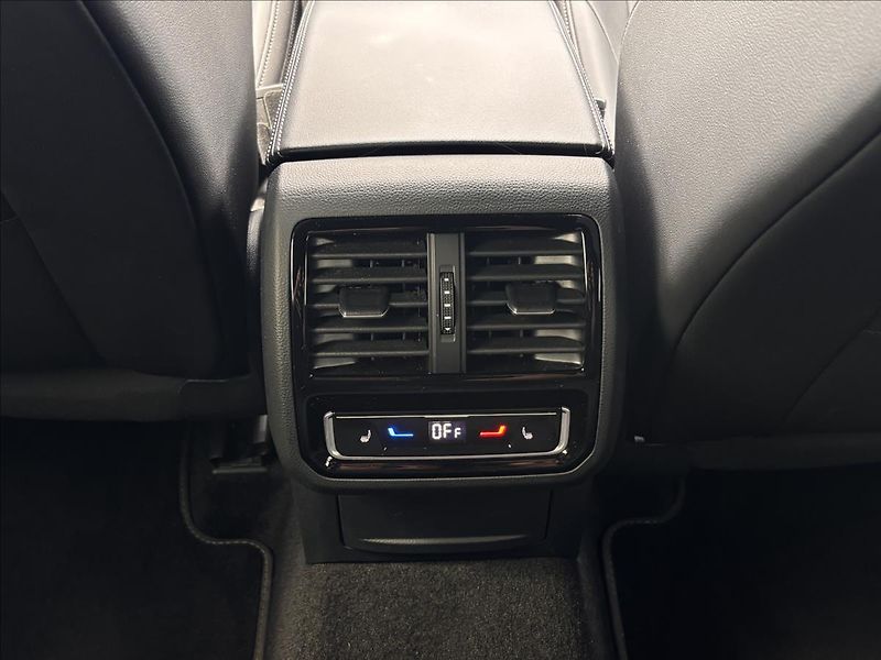 Volkswagen Arteon 2,0 TSI R-Line 206kW DSG - fotka 19 z 38