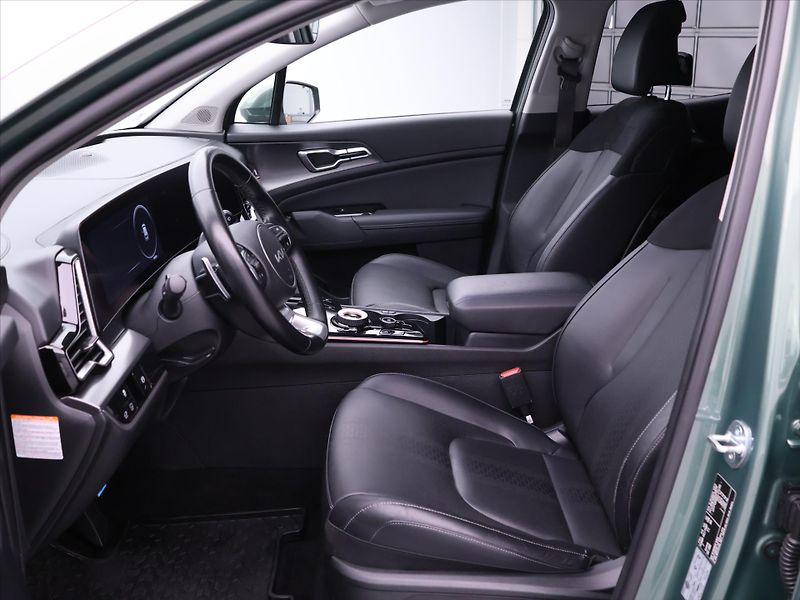 Kia Sportage 1,6 T-GDI 132 kW TOP Aut. Kůže - fotka 10 z 29