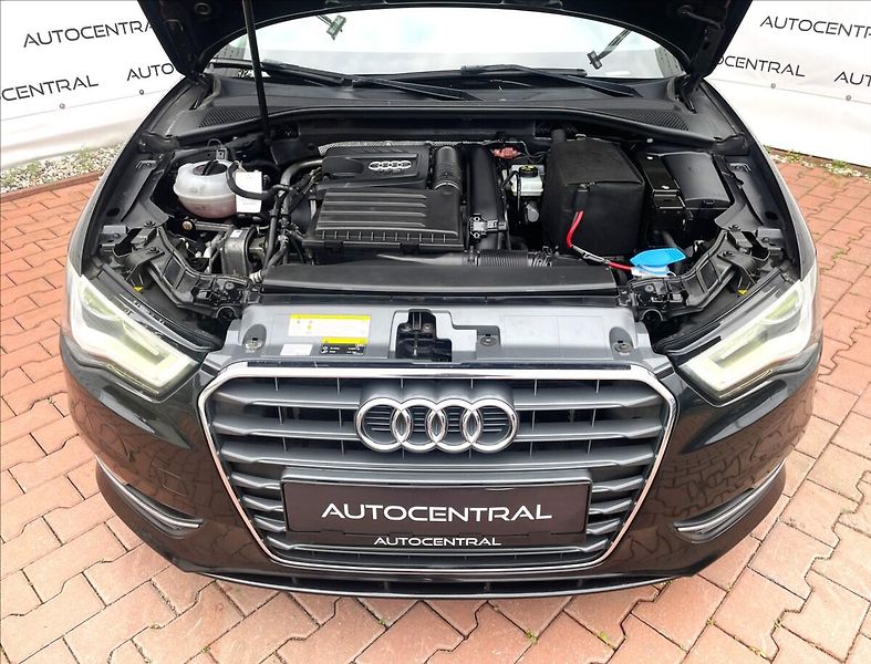 Audi A3 1,4 TFSI  S-line 90kw, Navi , - fotka 8 z 24