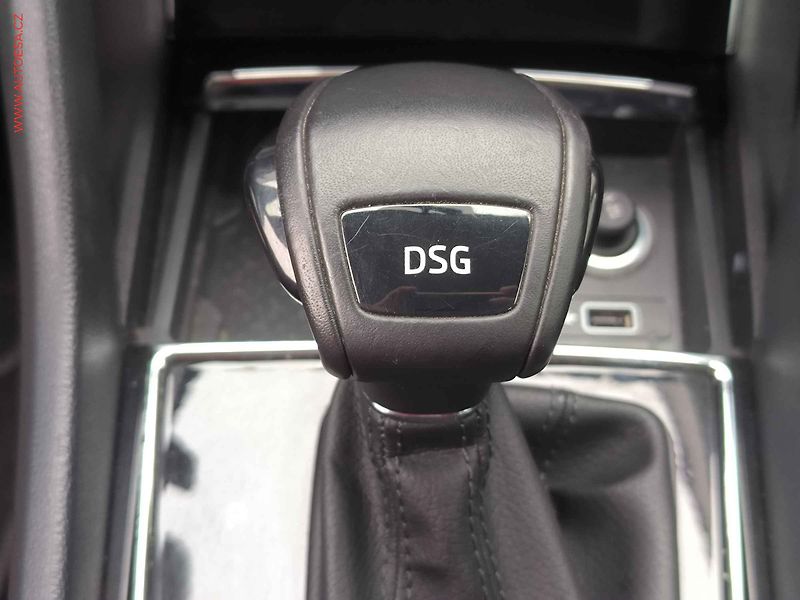 Škoda Karoq (2017) 1.5 TSi, Style, DSG, LED - fotka 16 z 24