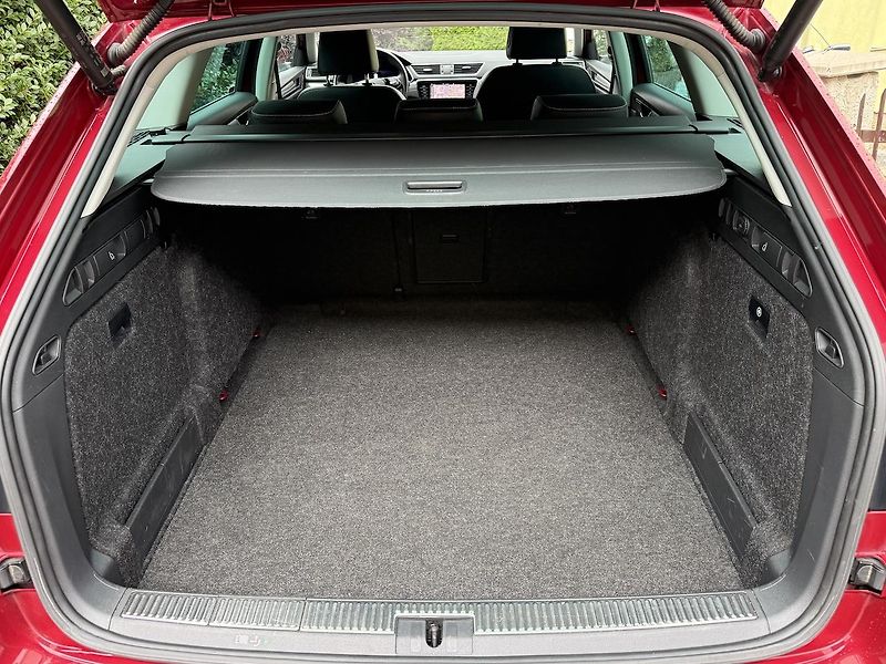 Škoda Superb (2022) 2.0TDi 110kW STYLE DSG TAŽNÉ  - fotka 13 z 21