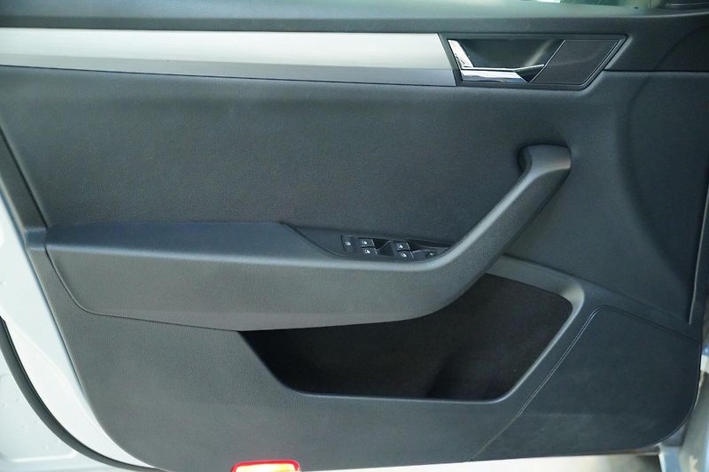 Škoda Superb - fotka 12 z 26