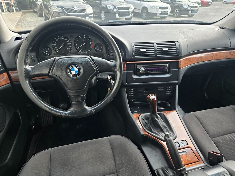 BMW Řada 5 (1997) 2.0 i Serviska - fotka 13 z 25