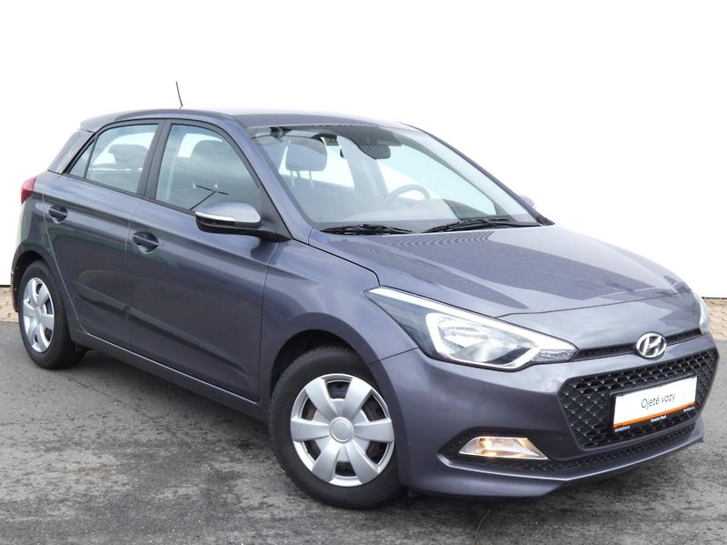 Hyundai i20 1,2 /55kW - fotka 8 z 30