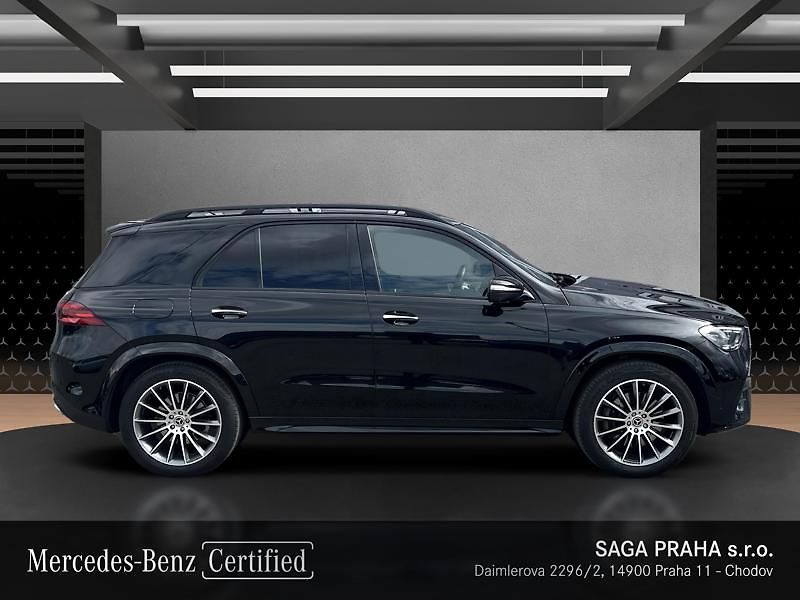 Mercedes-Benz GLE 300 d 4MATIC AMG Line Night - fotka 3 z 18