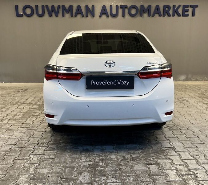 Toyota Corolla 1.6  ACTIVE TREND+ - fotka 14 z 16