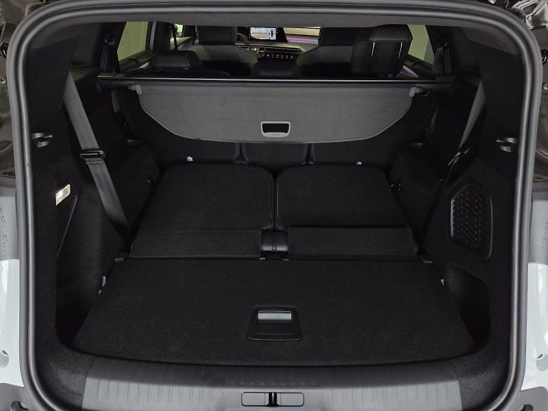 Peugeot 5008 (2025) 5008 GT Hybrid 145 e-DCS6 - fotka 10 z 16