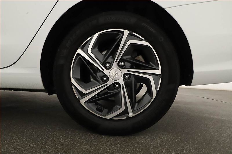 Hyundai i30 (2021) 1.5 DPI, Serv.kniha - fotka 12 z 18