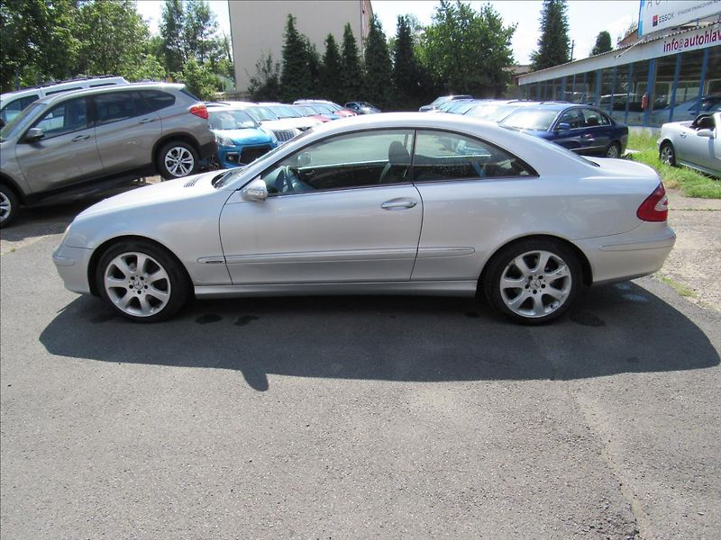 Mercedes-Benz CLK 2,7 270 CDI Elegance - fotka 7 z 27