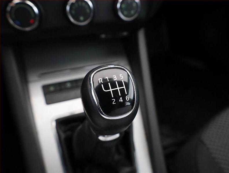 Škoda Octavia (2013) 1.8 TSI, Tempomat - fotka 12 z 18