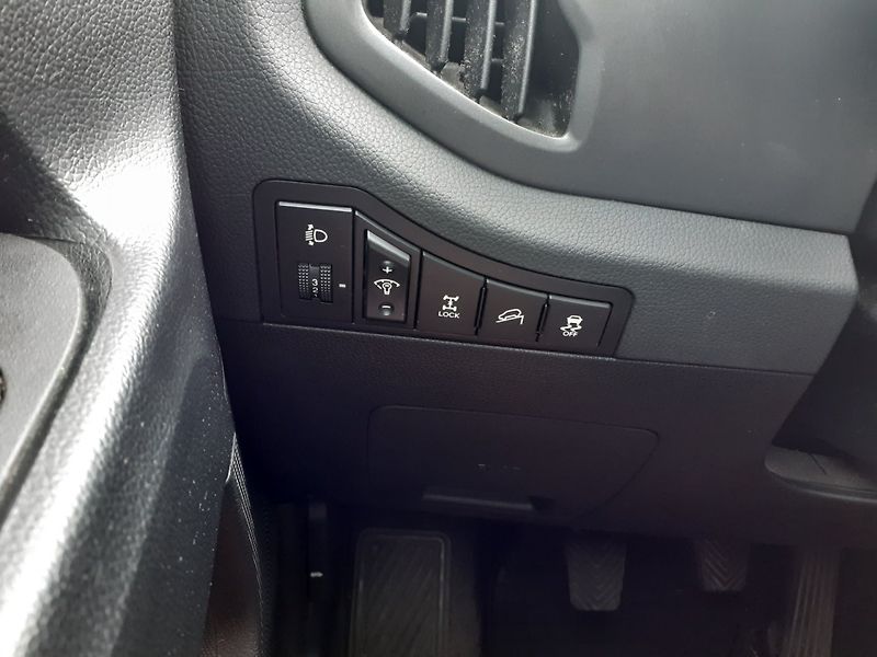 Kia Sportage (2011) 2.0 GDi 4x4 ČR - fotka 11 z 32