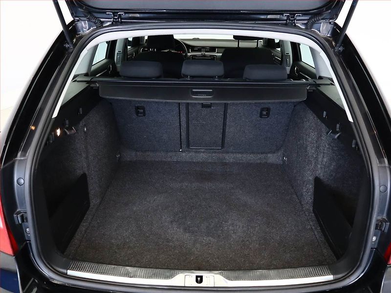 Škoda Superb (2011) 1.4 TSI - fotka 11 z 14