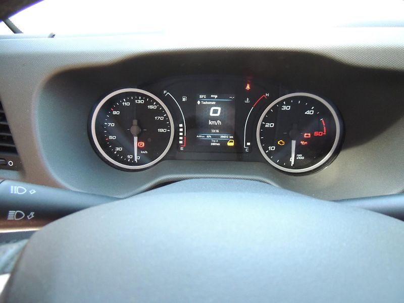 Iveco Daily (2022) 3.0D,129kw,automat,ČR,1.maj. - fotka 23 z 46