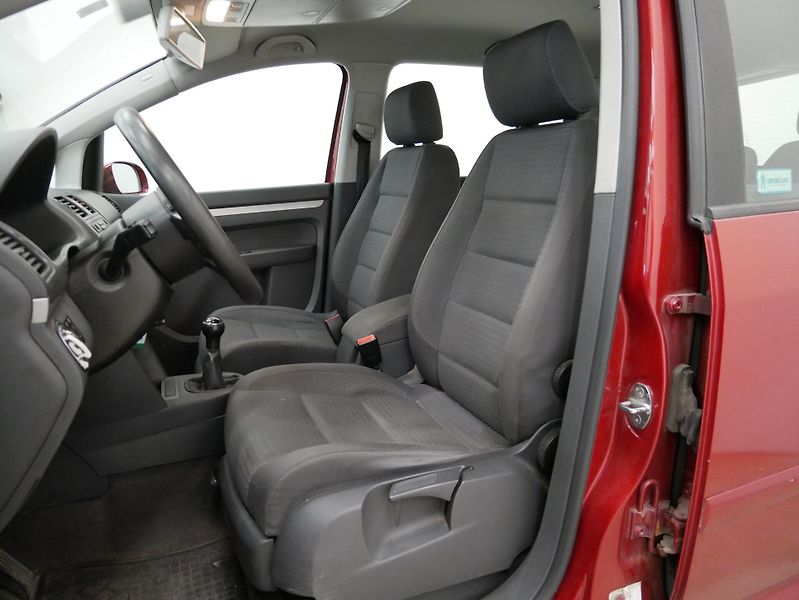 Volkswagen Touran - fotka 6 z 6