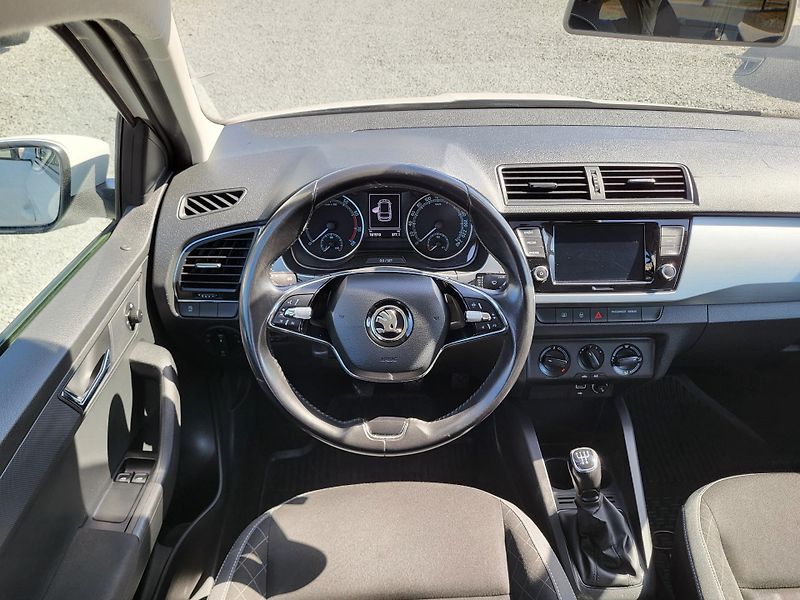 Škoda Fabia 1.0 TSI 70kW Combi TOUR *ČR - fotka 9 z 43