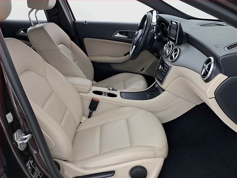 Mercedes-Benz GLA (2015) 200 CDI, 4X4, Automat, ČR - fotka 9 z 21