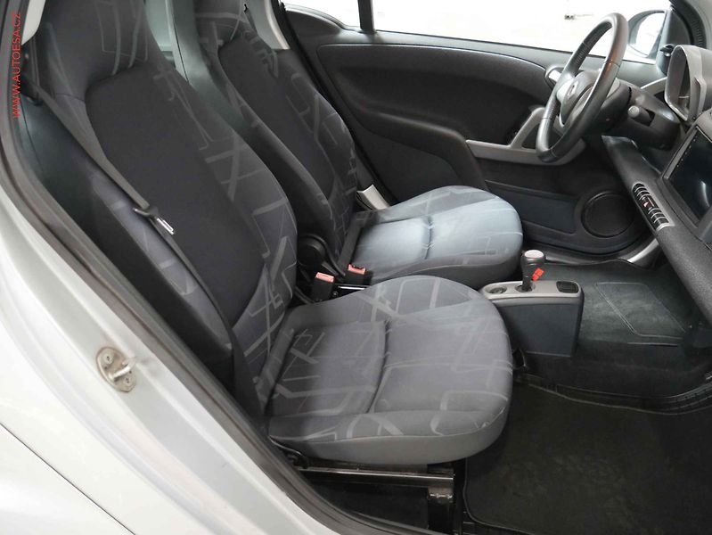 Smart Fortwo (2008) 1.0i Coupe, AT, panorama, AC - fotka 10 z 14