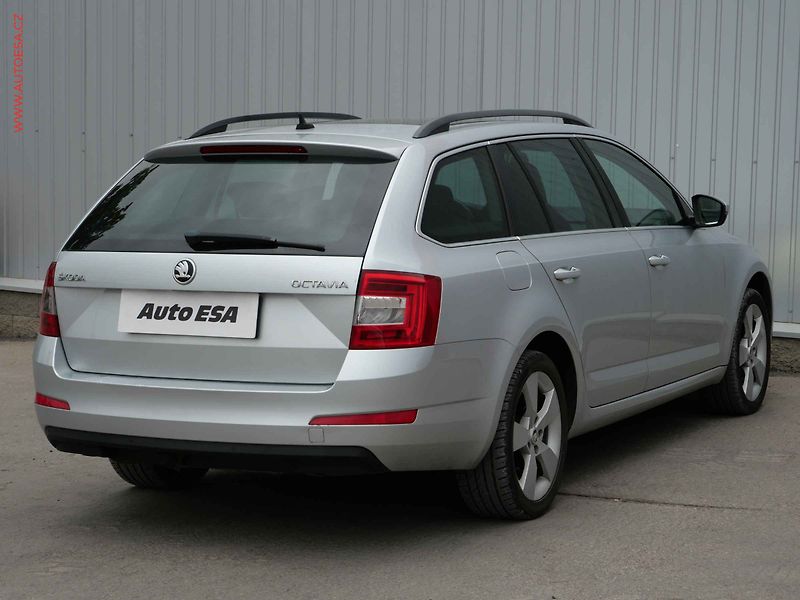 Škoda Octavia (2015) 2.0TDi, DSG, navi, bixen - fotka 4 z 19