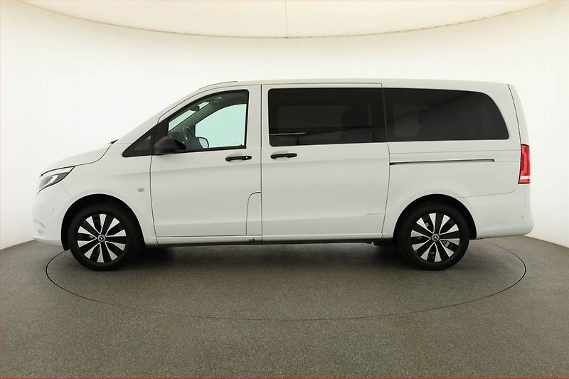 Mercedes-Benz Vito (2020) Select 119 CDI 4x4, Bus, 8Míst - fotka 3 z 17