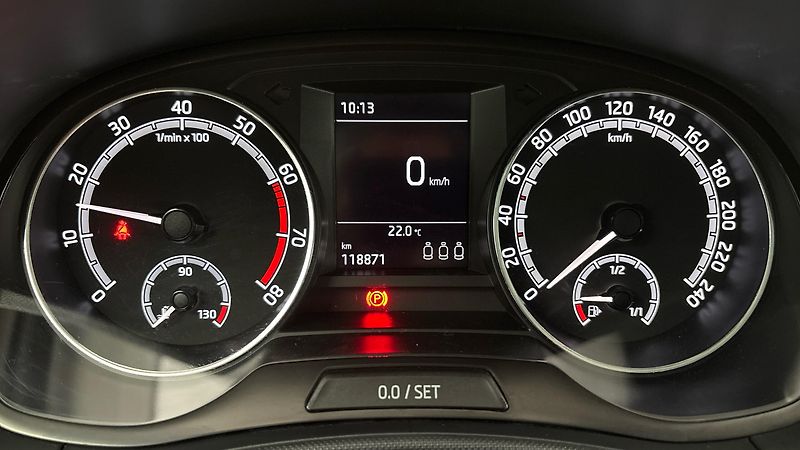 Škoda Fabia 1.0 TSI Ambition Combi - fotka 10 z 24