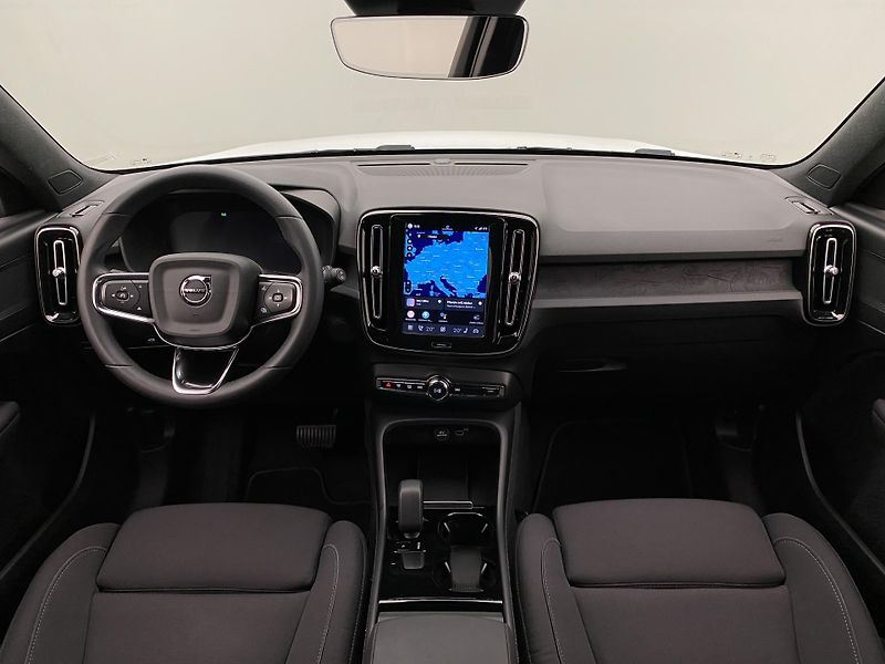 Volvo XC40 PURE ELECTRIC RECHARGE CORE  - fotka 2 z 55