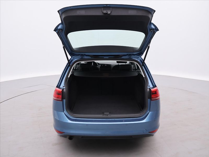 Volkswagen Golf 1,6 TDI 77kW Comfortline CZ - fotka 9 z 30