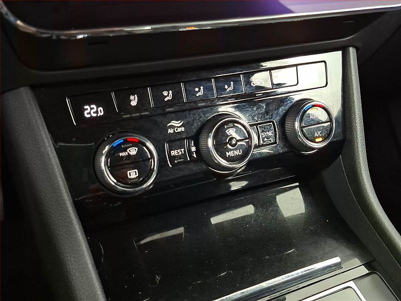 Škoda Superb (2020) Laurin&Klement 2.0 TDI - fotka 17 z 25