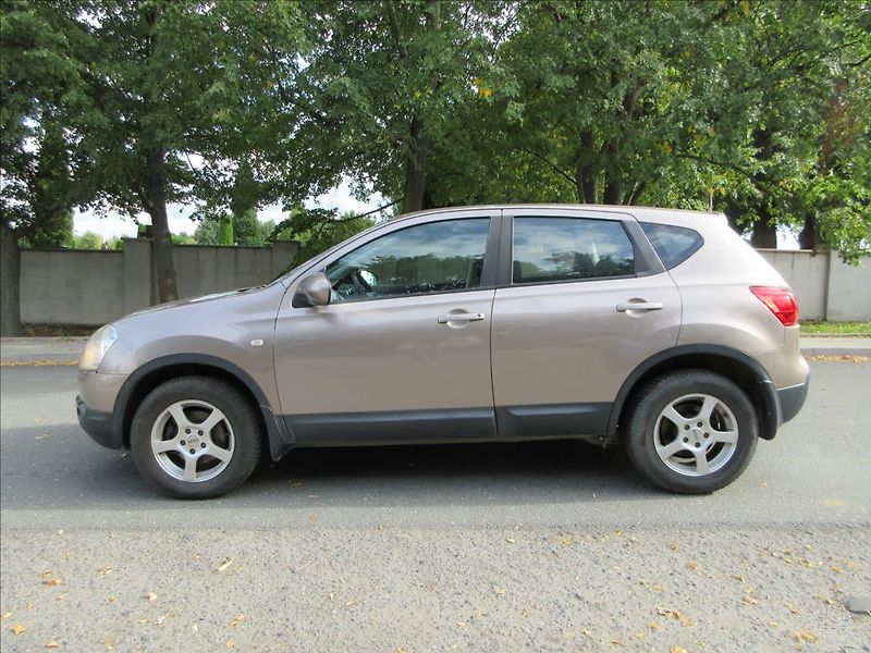 Nissan Qashqai 1,5 Dci, Dual klima, VADA MOTO - fotka 6 z 24