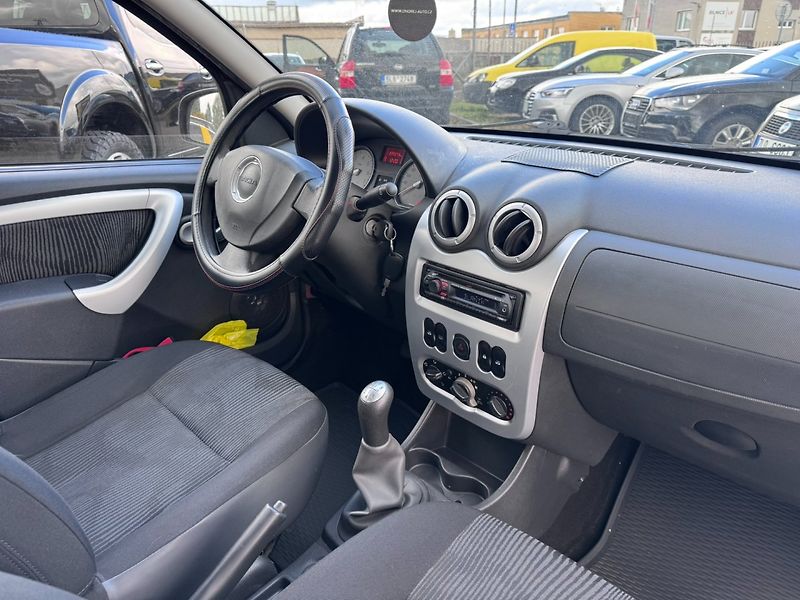 Dacia Sandero (2009) LPG 1,4 55 KW KOLA - fotka 35 z 45