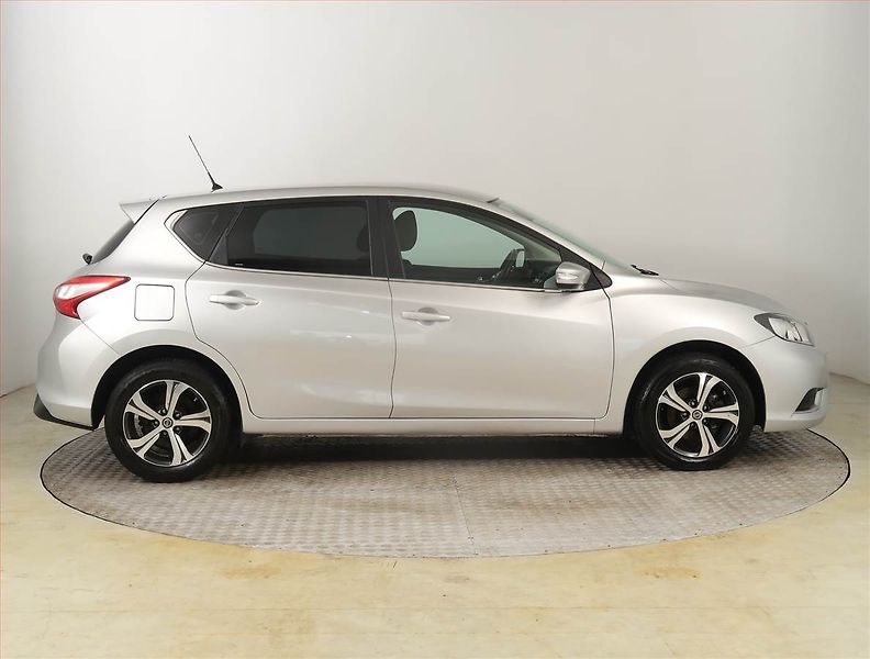 Nissan Pulsar (2015) 1.2 DIG-T, Automat, Serv.kniha - fotka 6 z 23