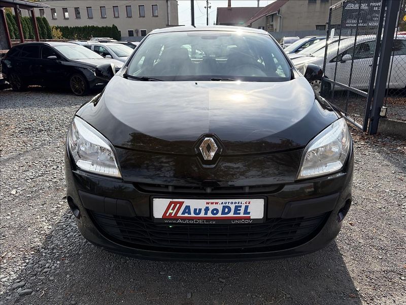 Renault Mégane 1,9 DCi 96kW  Tempomat,Senzory - fotka 9 z 40