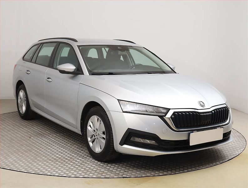 Škoda Octavia (2023) Ambition 2.0 TDI, ČR,1.maj - fotografie inzerátu
