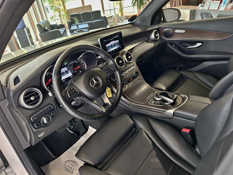 Mercedes-Benz GLC 350 e 4MATIC 235kW Plug-In DPH - fotka 7 z 26